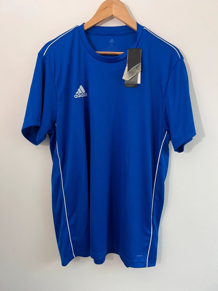 Lot 2 maillots Adidas neufs XL - photo numéro 2