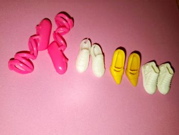 Lot 4 chaussures barbie