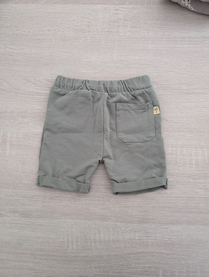 Short kaki 6 mois - photo numéro 2