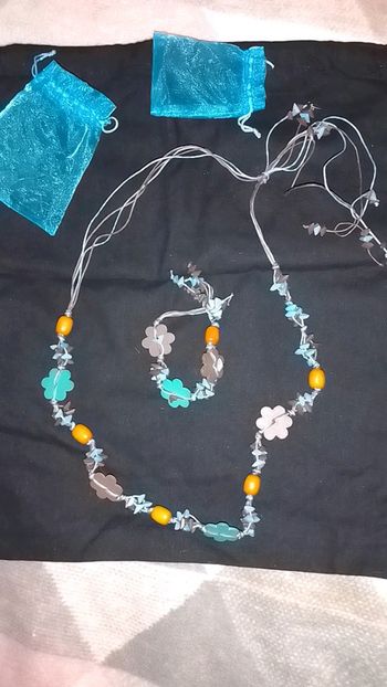 Parure collier bracelet