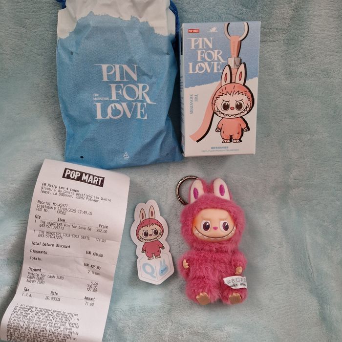 Labubu popmart Pin for love lettre Q