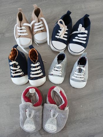 Lot chaussures toile bébé