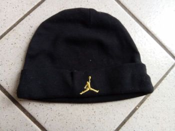 Bonnet noir mixte sport 0, 6 mois environ. Mi saison, bébé garçon, fille