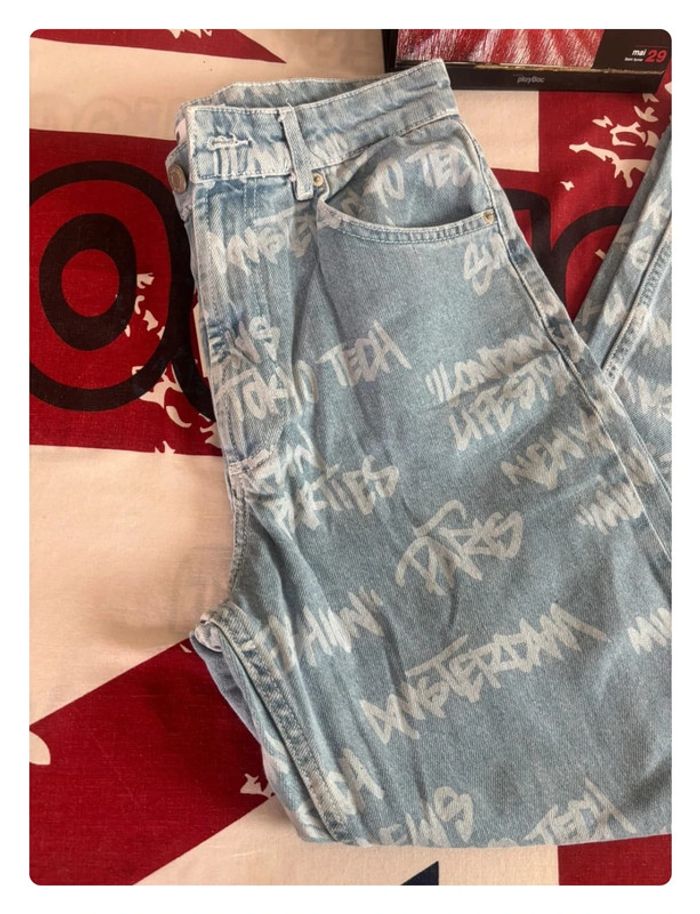 Pantalon Bershka bleu clair motif ville taille S - photo numéro 2
