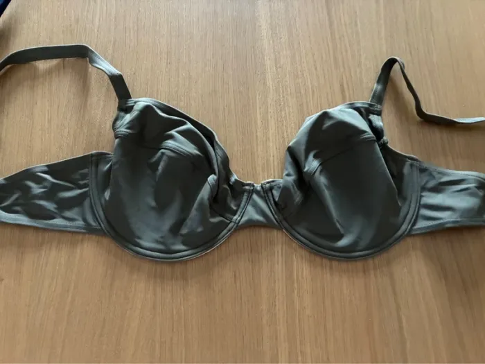 Haut de maillot de bain kaki