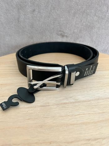 Ceinture en cuir noir taille 115 cm