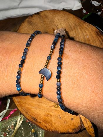 Bracelet multi tours perles et demi lune onyx acier inoxydable or réglable