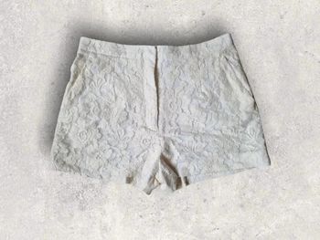 Short Sandro dentelle écru taille 40
