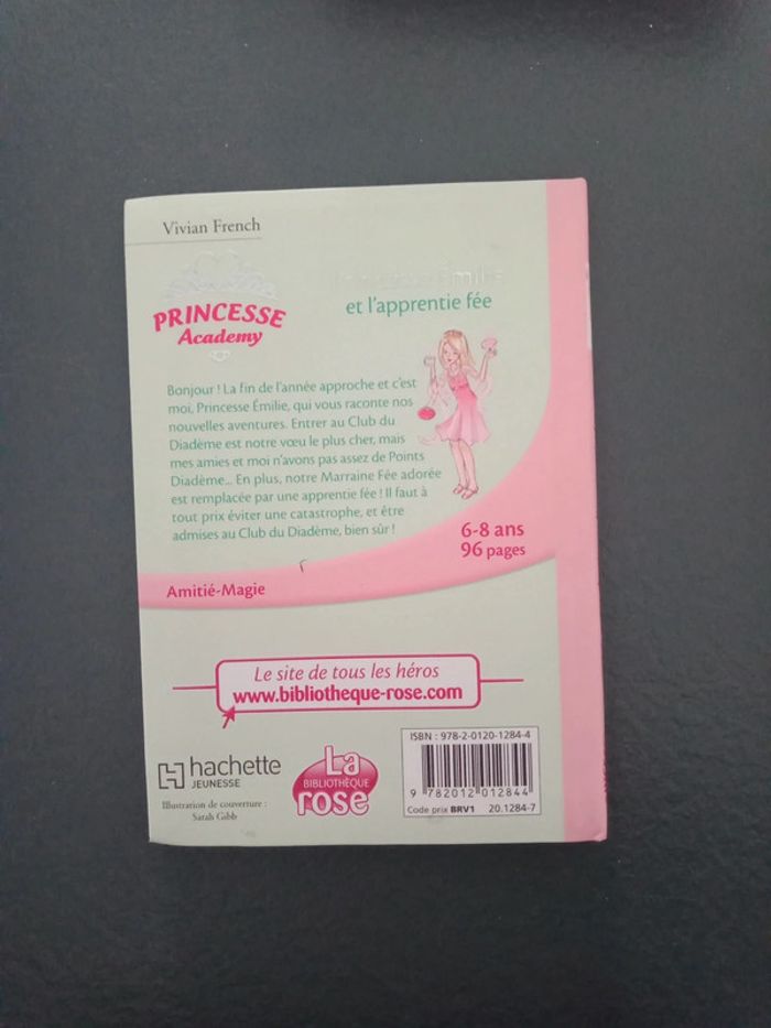 Princesse academy princesse Émilie et l'apprentie fee - photo numéro 2