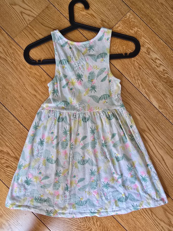 Robe kiabi taille 8 ans - photo numéro 3