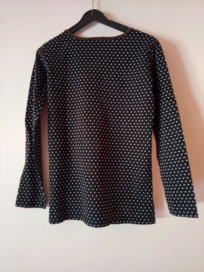 Jolie blouse longues manches noir. 9 ans - photo numéro 11