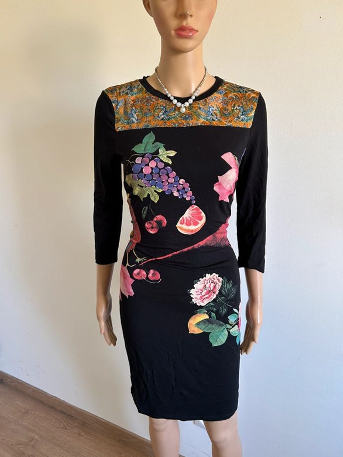 Robe noire et imprimée neuve Desigual taille S (valeur 70€)