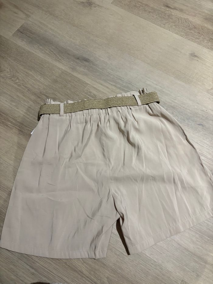 Short beige - photo numéro 3