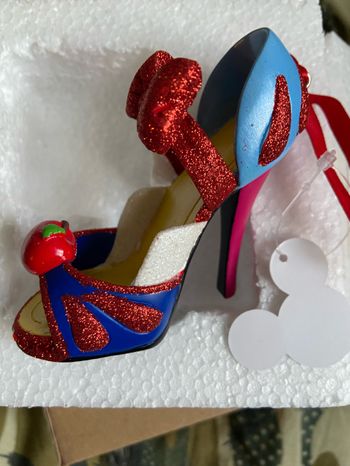 Ornement shoe disney store