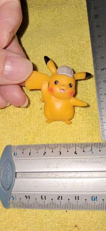 Pokemon figurine