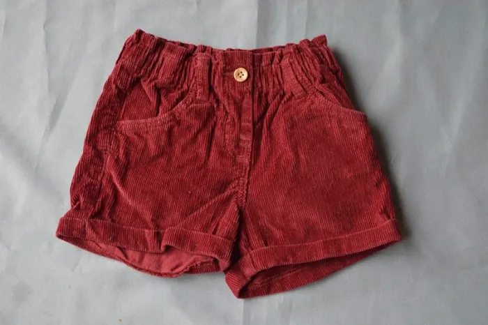 Short velours côtelé bordeaux Gémo fille 4 ans
