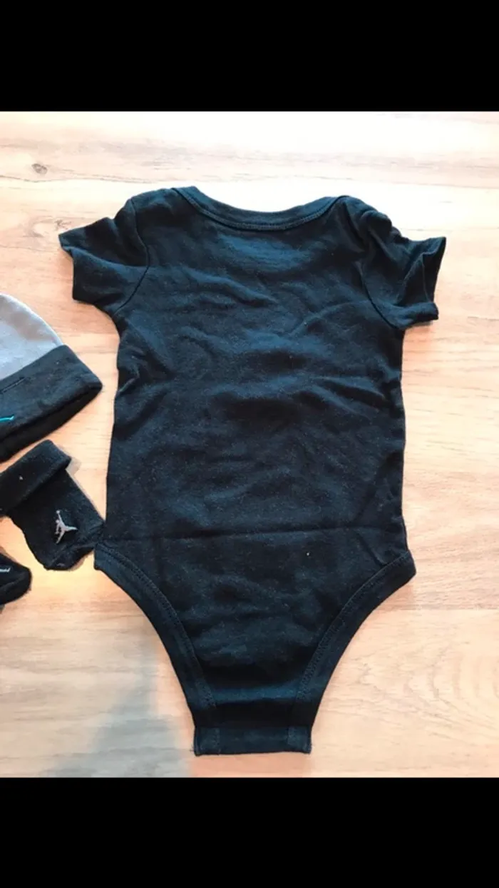 Ensemble Jordan taille 0/6 mois - photo numéro 4