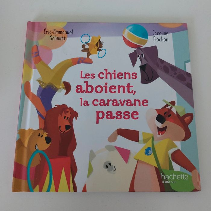 Livre - Les chiens aboient, la caravane passe.