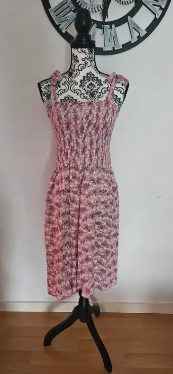 Robe rose fleurie légère