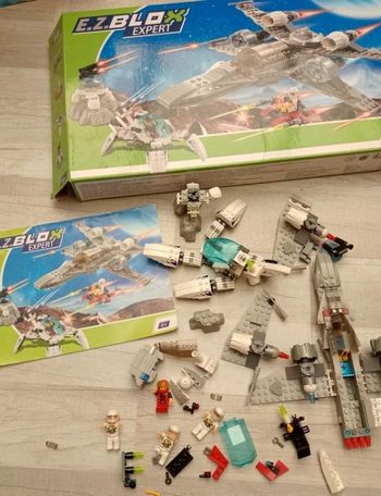 briques de construction genre lego vaisseau spatial