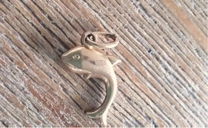 Pendentif dauphin en plaqué or - photo numéro 4