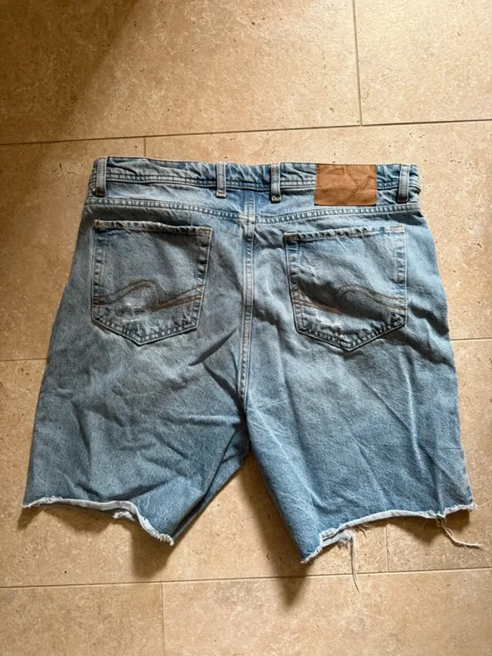 Short en jean Jules Homme taille 42 - photo numéro 2