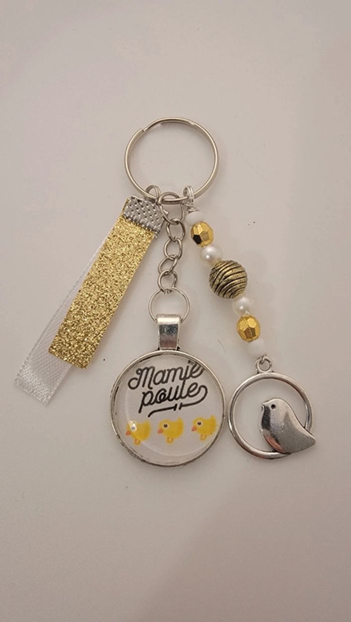 Cadeau mamie,porte clé message bijoux de sac " mamie poule"