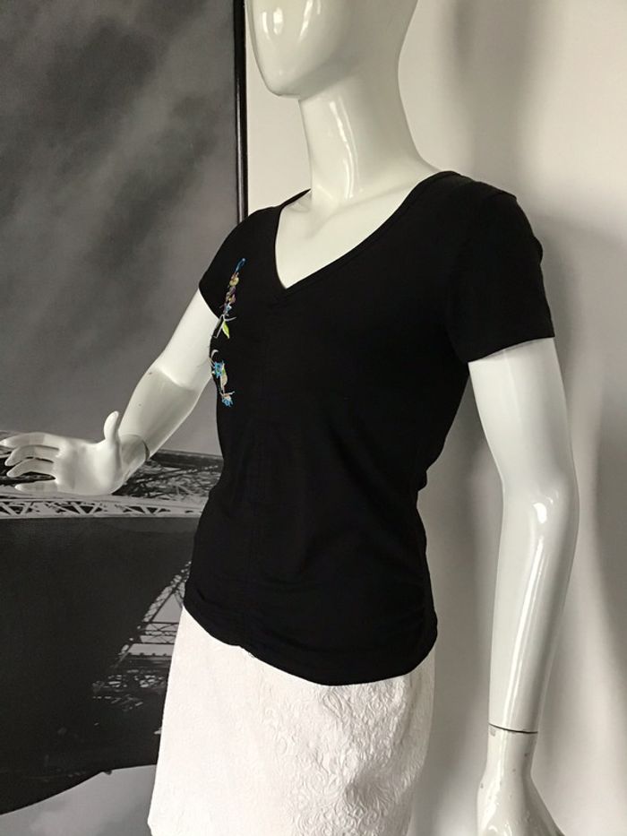 Tee shirt a motif brodé - photo numéro 3