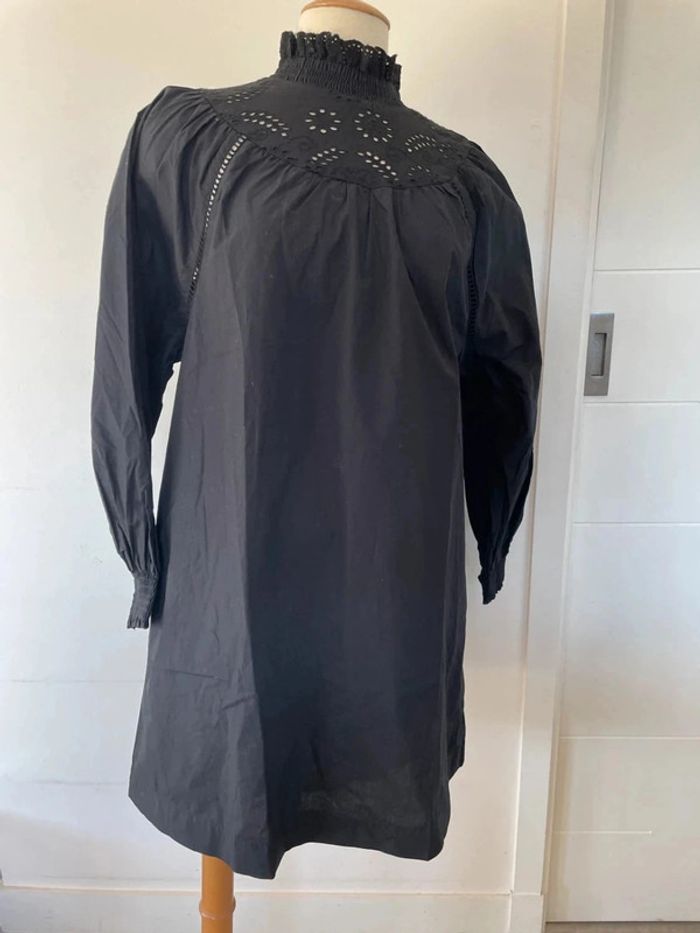 Fabuleuse tunique noire col haut resserré