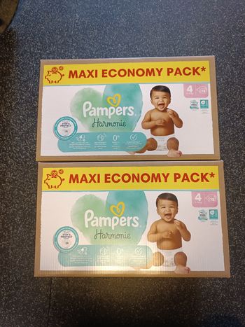 Lot de 2 cartons Pampers Harmonie taille 4 
