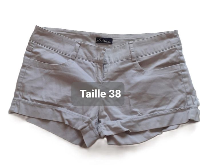 Lot 2 shorts de ville. Taille 38 - photo numéro 2