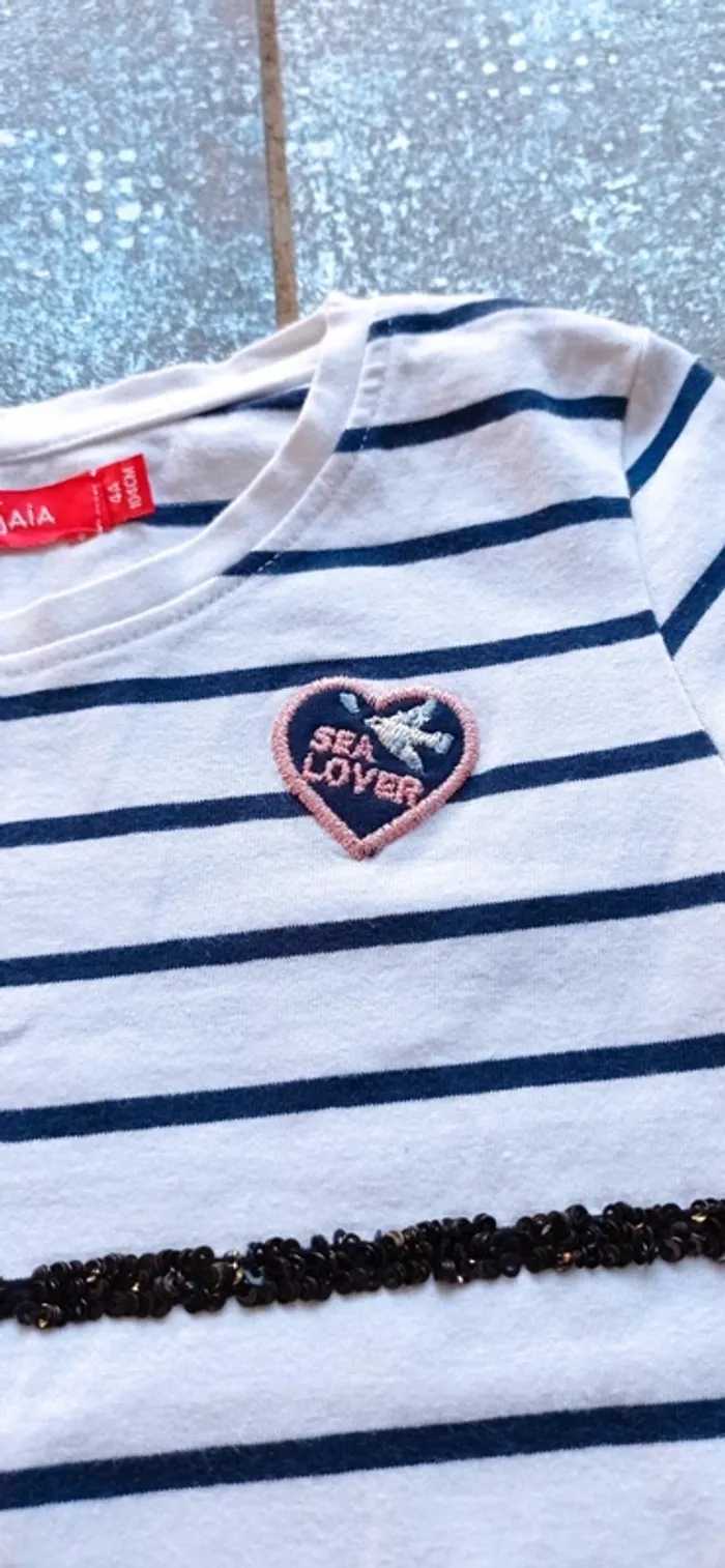 Tissaia t-shirt manches longues taille 4 ans très bon état peu porté - photo numéro 2