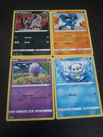Medhyèna + Riolu + Baudrive + Moustillon lot de 4 cartes Pokémon neuves