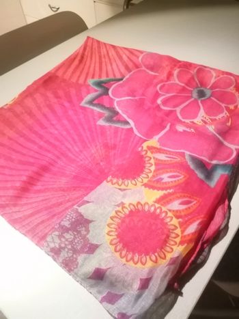 🌸Foulard large rose fleurie Neuf 🌸