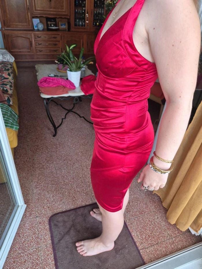 Robe uni rouge satin à bretelle - photo numéro 2
