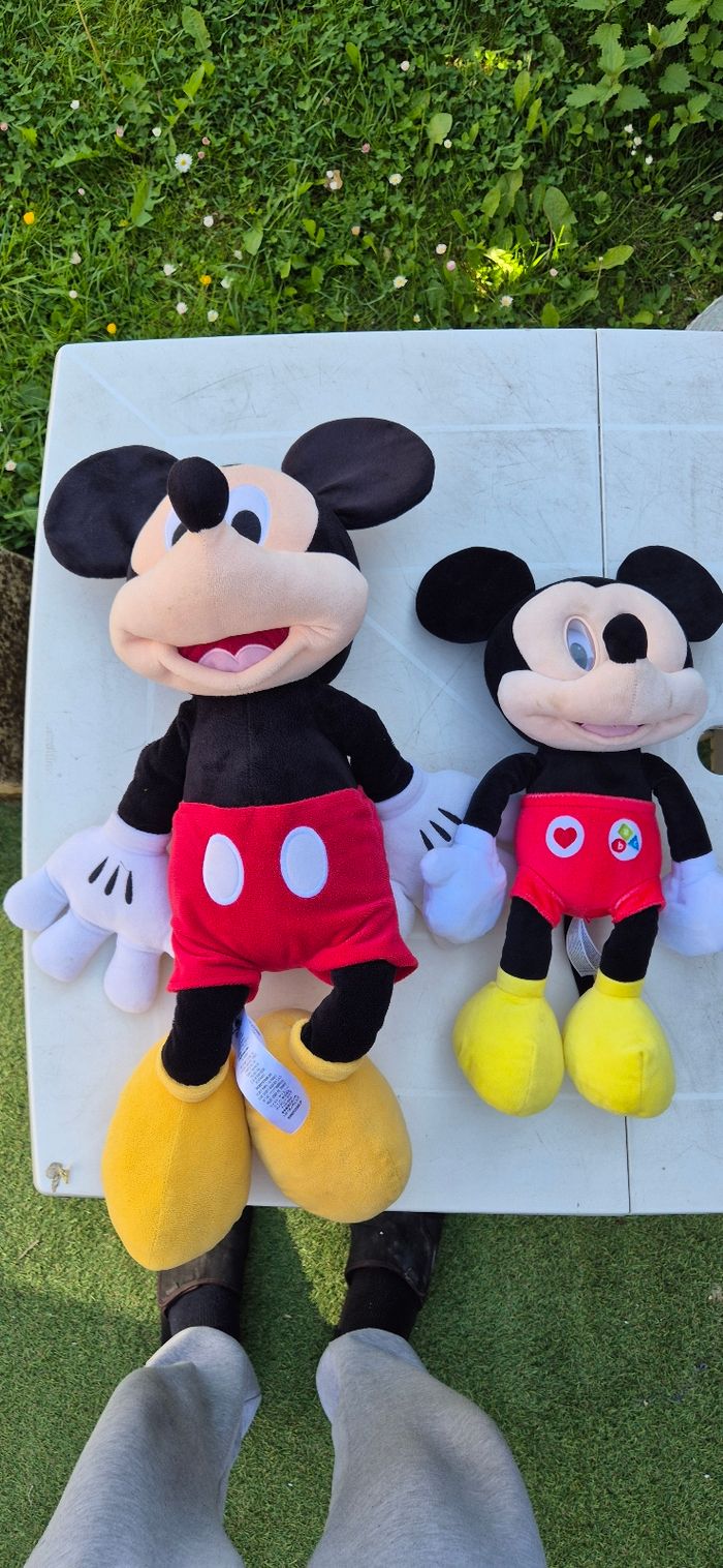Lot de deux peluches Mickey - photo numéro 1