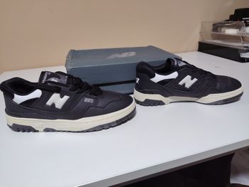 New Balance 550 noire et blanche T42 – bon état