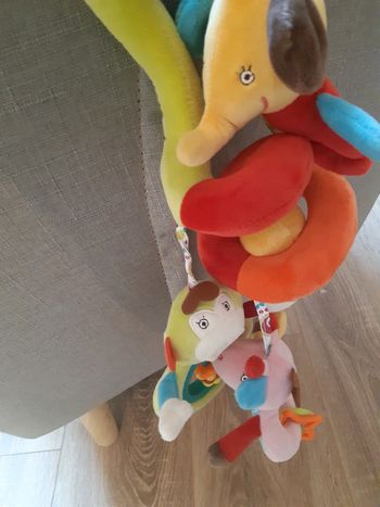 Jouet d eveil a accrocher