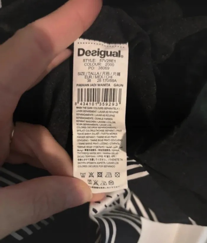 Robe noire à motifs blancs Desigual taille 38 - photo numéro 4