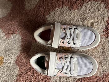 baskets cuir blanc Kickers 29 neuves