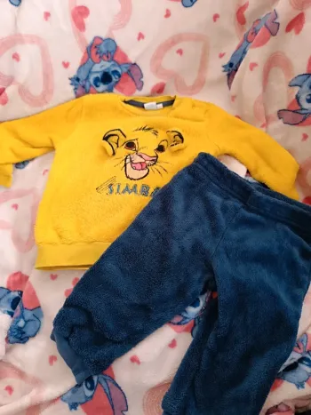 Pyjamas épais simba taille 12 mois