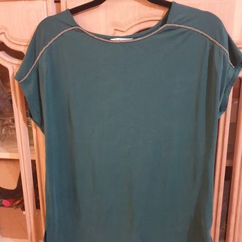Joli haut vert avec liseré perlé taille XL Camaïeu