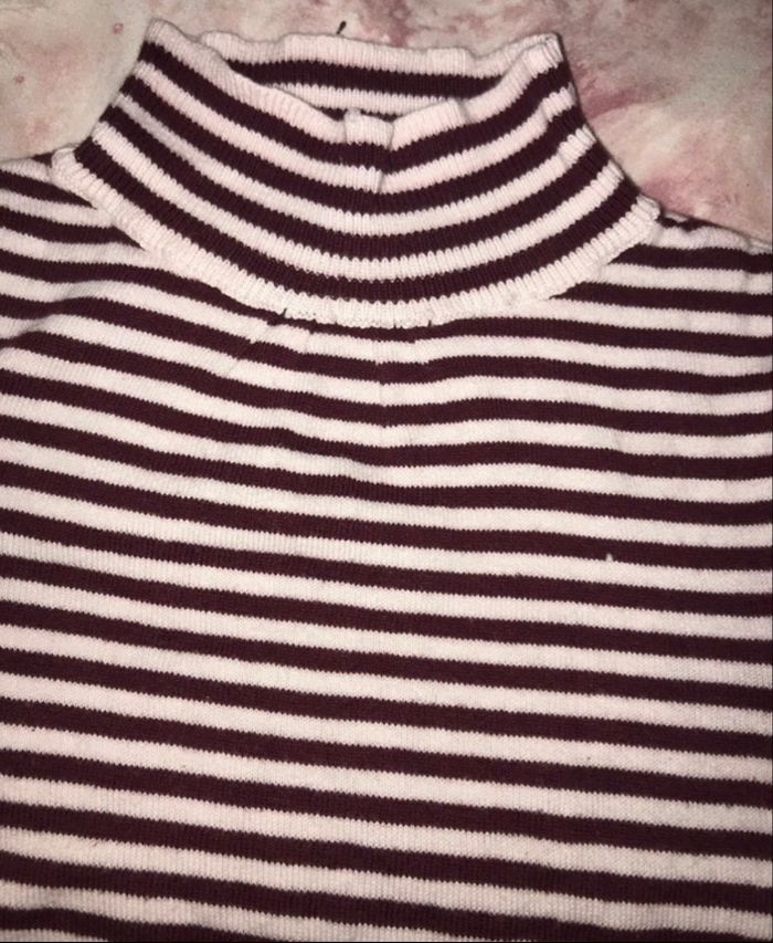 Pull léger rayé bordeaux bon état taille 5/6 ans bon état marque tex - photo numéro 2