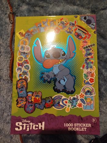 Livre autocollant Disney Stitch