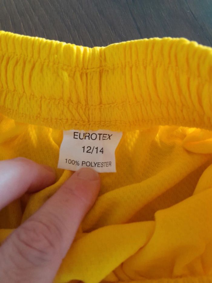 Short jaune 12/14 ans - photo numéro 4