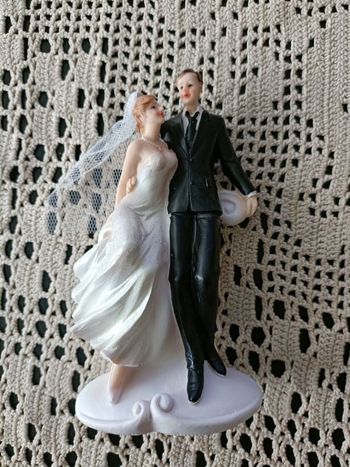 Figurine mariés d'environ 8 X 15cm