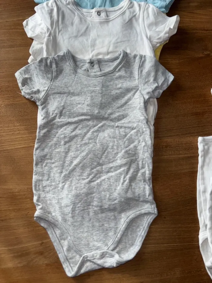 Lot de 5 bodies MC et 2 sans manche orchestra 36 mois - photo numéro 3