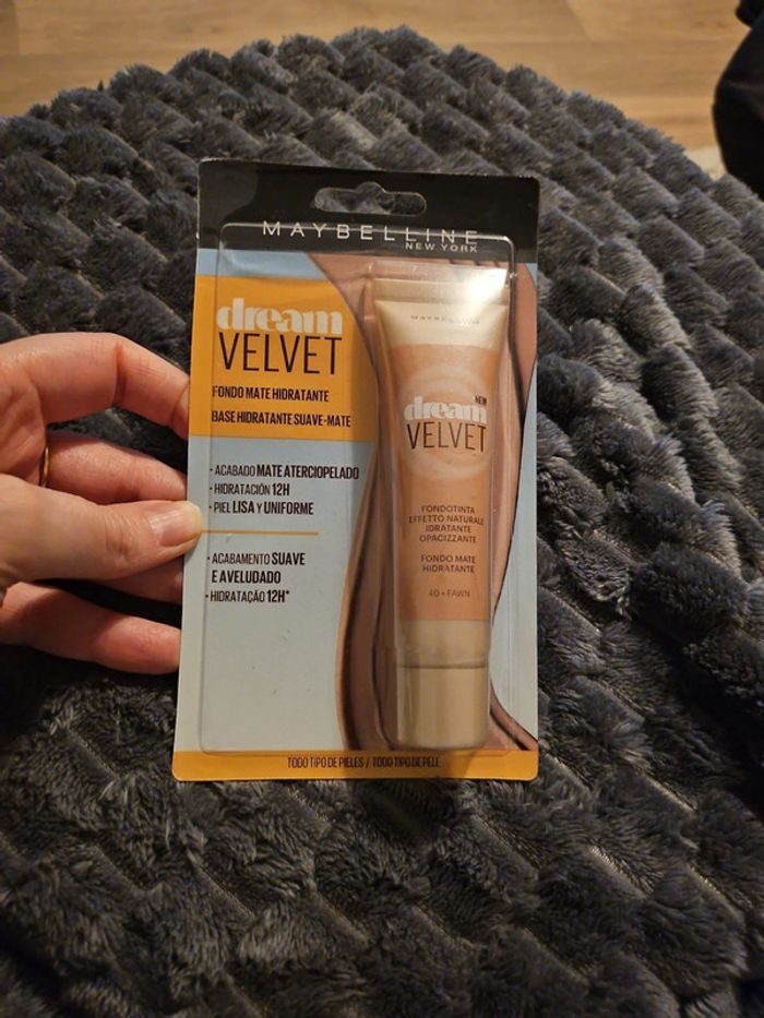 Dream velvet maybelline 40 cannelle