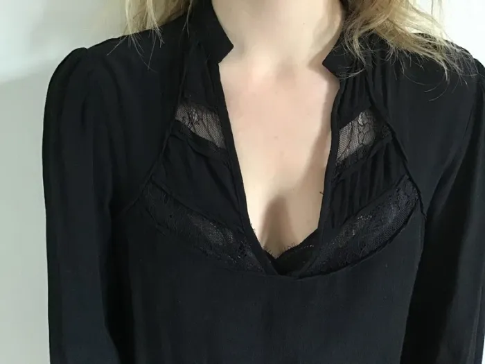 Blouse noire empiècement dentelle Orfeo - photo numéro 2