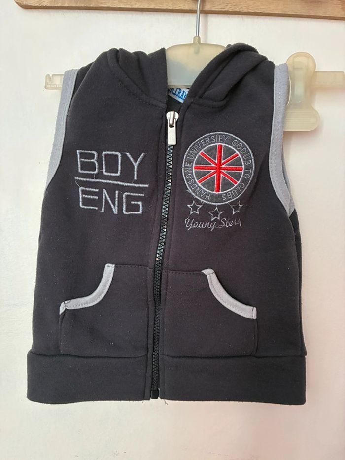 Lot 2 vestes à capuches légères mais chaudes, 2 ans. - photo numéro 7